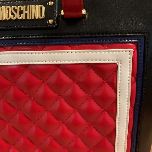 Never Used/ Authentic Love Moschino purse bag - Picture 5 of 7